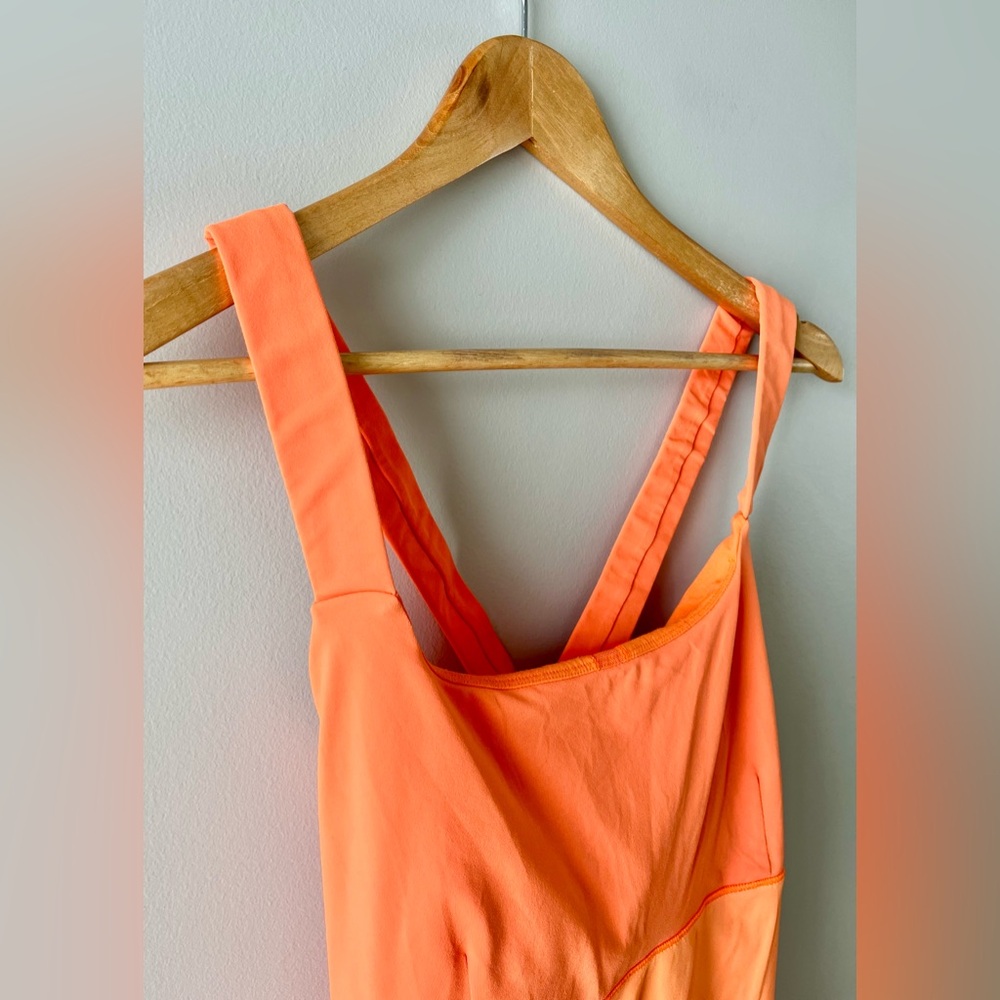 Lululemon Track and Train Tank Top Orange Cross Back Built-In Bra Size 4/6 -Gym - Picture 9 of 10